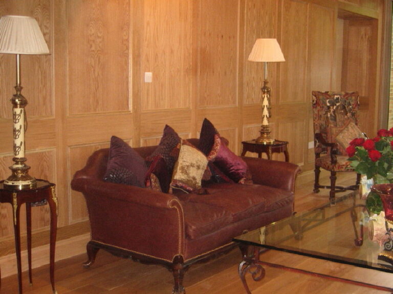Oak Panelled Lounge Oak Wall Panels